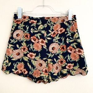 Scallop Trim Floral Shorts